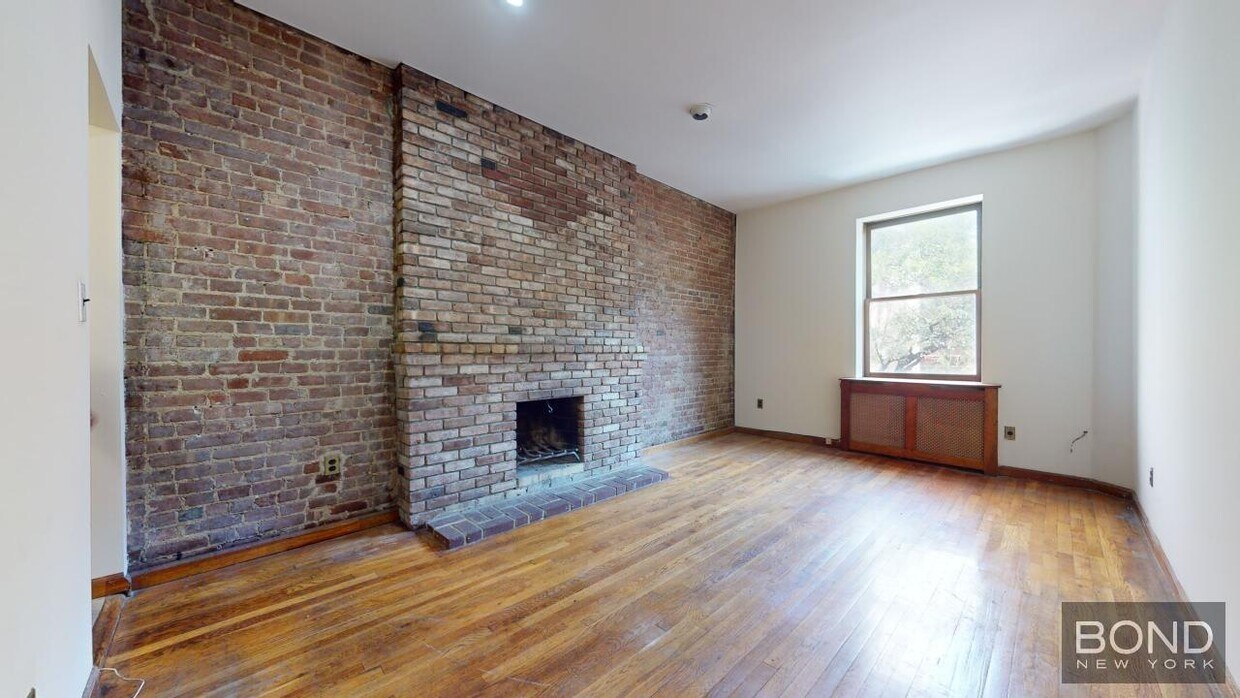 Primary Photo - 158 W 75th St