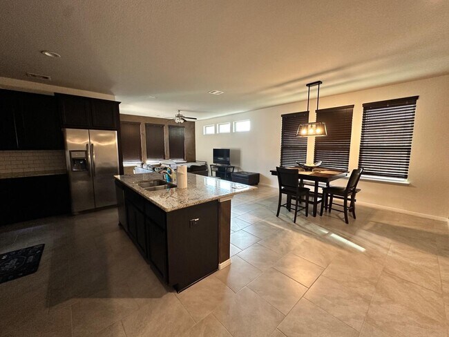 Foto del edificio - 3322 Harvest Meadow Ln