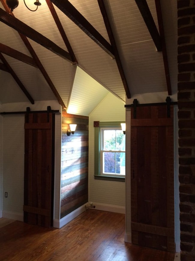 Building Photo - 36 Whittlesey Ave