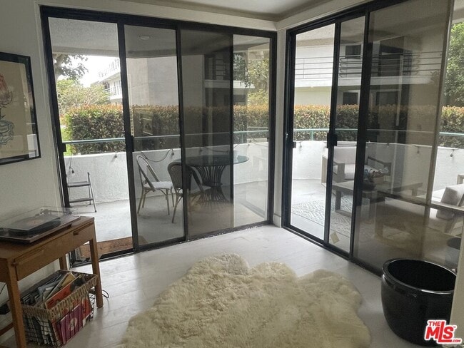 Foto del edificio - 2950 Neilson Way