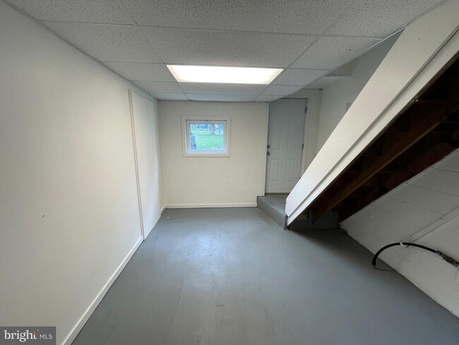 Building Photo - 2200 Milford Square Pike