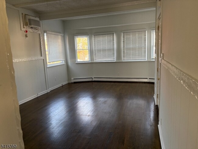 Foto del edificio - 130 Lincoln Ave