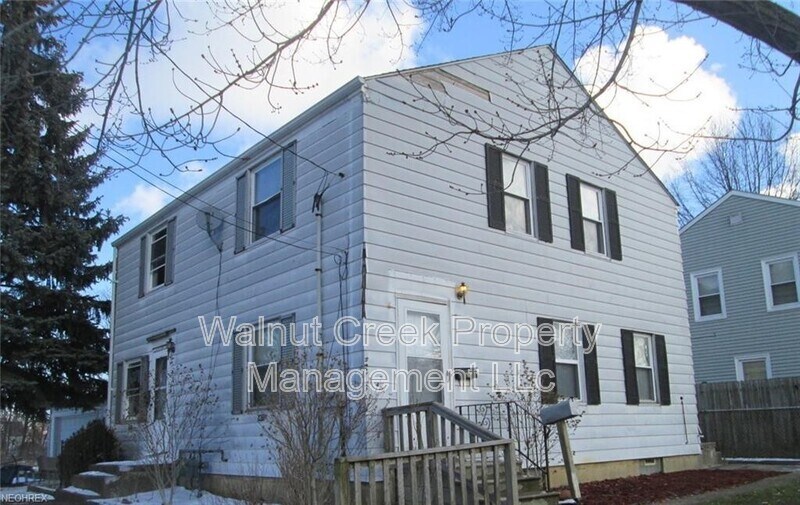 Foto principal - 3677 Gary Ave