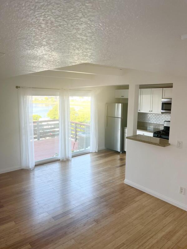 Building Photo - 4263 Mentone Street