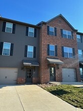 Building Photo - 2824 Yorkshire Moors Wy