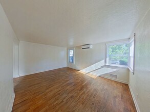 Building Photo - 484-490 E 14th Ave