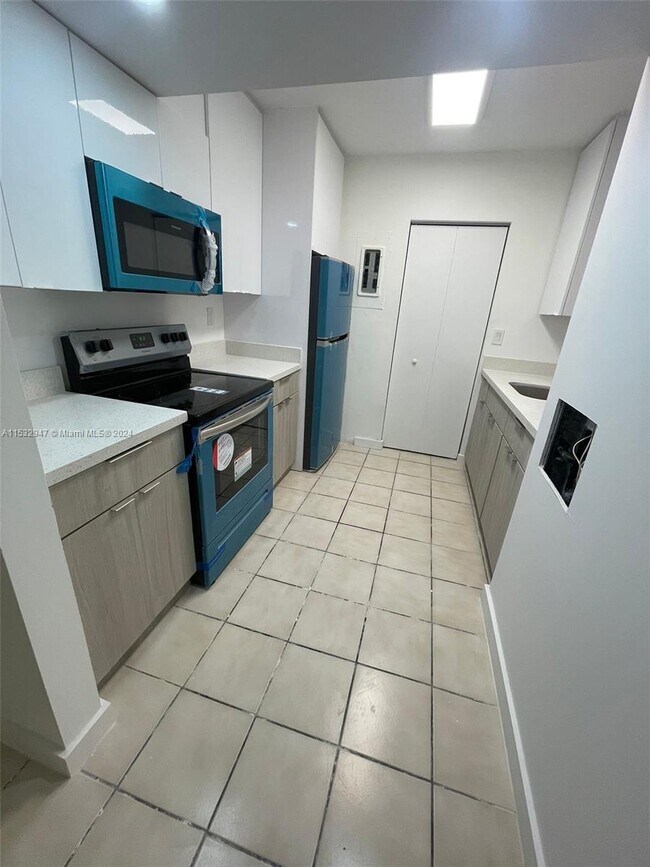 Foto del edificio - 570 NW 114th Ave