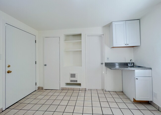 Building Photo - 1129-1131 Centinela Ave