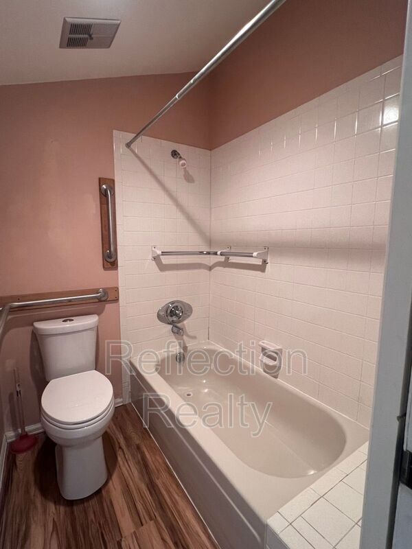 Building Photo - 4801 Daybreak Cir