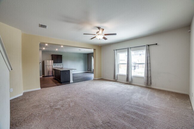 Building Photo - 4-BEDROOM HOME IN LUCKEY RANCH