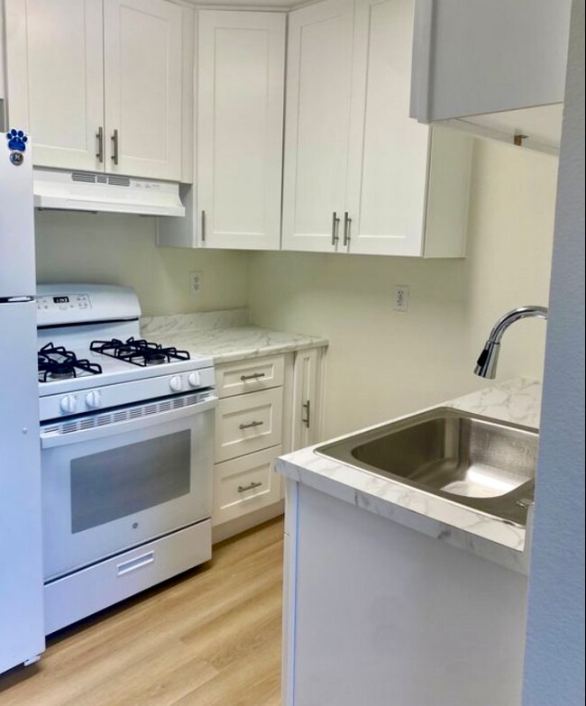 Foto del edificio - 1511 Mariposa Ave