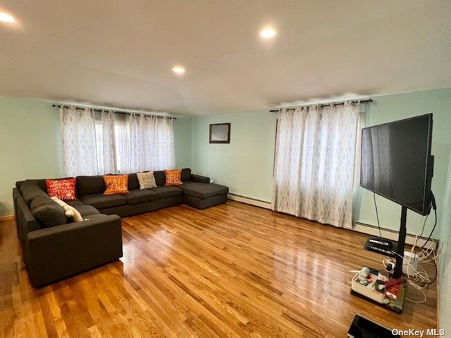 Foto del edificio - 146-15 232nd St