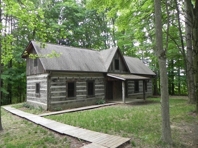 Building Photo - 8029 N Dog Trot Ln