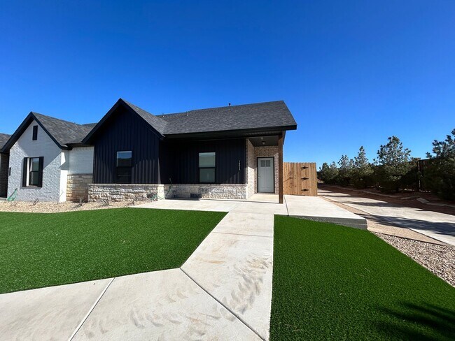 Foto del edificio - Luxury Townhome in Abbey Glen Community!