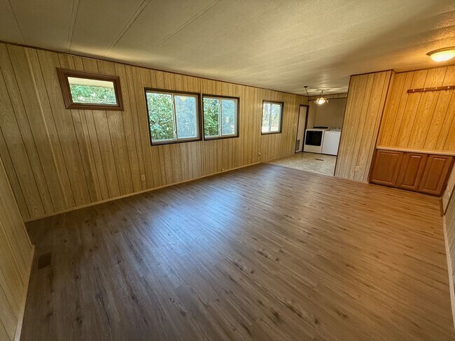 Foto del edificio - Affordable & Ideally Located 2 Bed 2 Bath ...