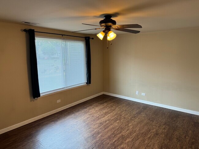 Building Photo - 1090 Pheasant Run Ln