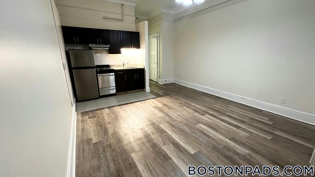 Building Photo - 62 Boylston St