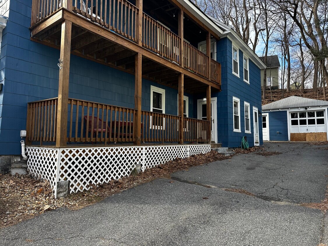 1st fl unit of 2-family home - 28 Institute St