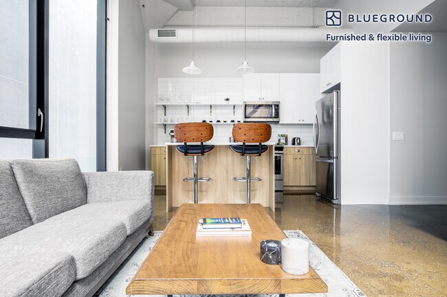 Foto del edificio - 676 N LaSalle Dr