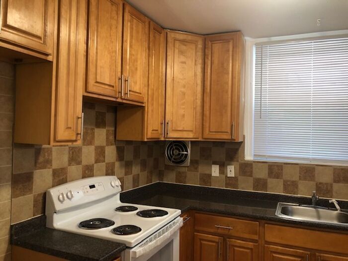 Primary Photo - 3 Bedroom House for rent 19136