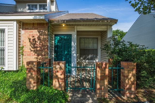 Building Photo - 822 Creekside Dr