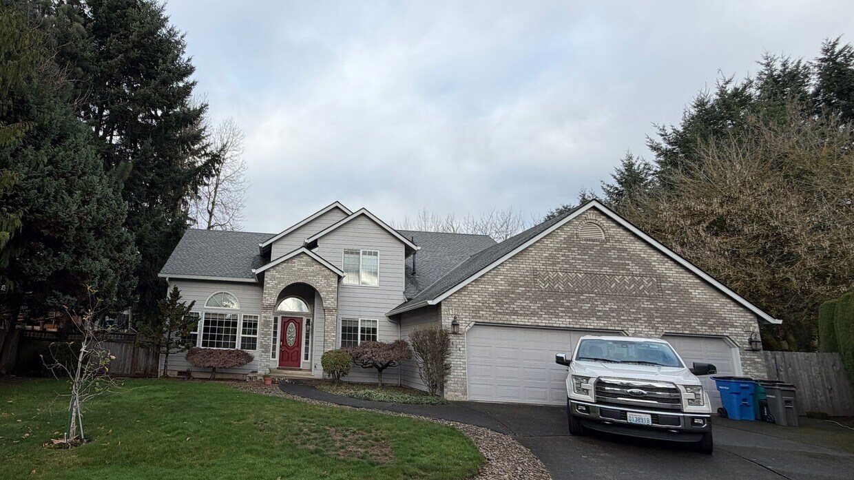 Building Photo - Lovely 4 BD | 2.5 BA | 2,470 SF | 3-Car Garage | Cul-de-Sac Lot | Barberton