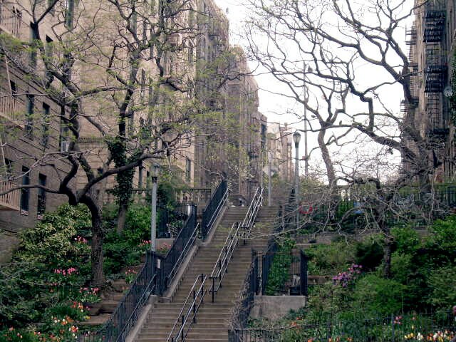 Foto del edificio - 106 Pinehurst Avenue