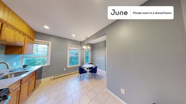 Foto del edificio - Room in Shared 3 bed/1 bath home