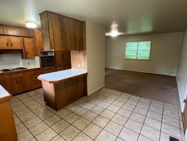 Building Photo - 105 Ave 3 NW