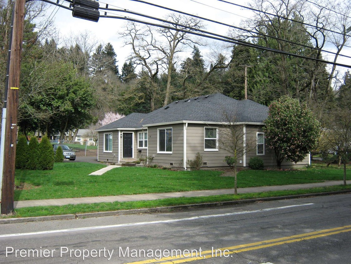 Primary Photo - 2 br, 1 bath House - 3612 E. Evergreen Blvd
