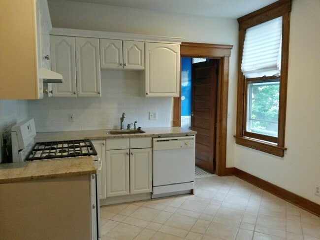 Foto del edificio - 164 Fairfield Ave