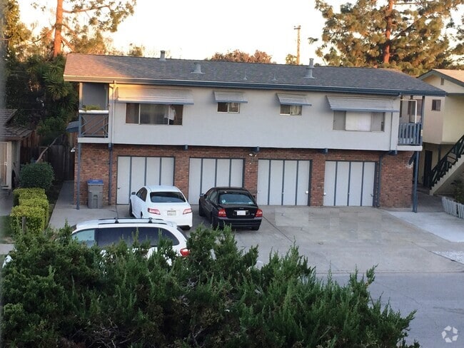 Building Photo - 568 Hazel Dell Way