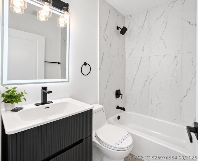 Foto del edificio - 801 NW 105th St