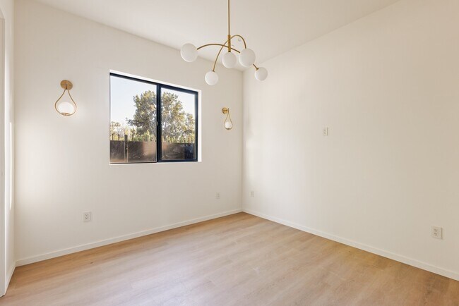 Foto del edificio - 17850 Saticoy St