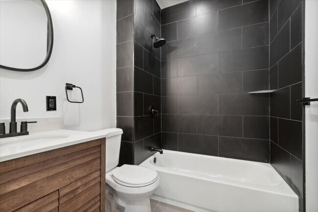 Foto del edificio - Modern, Spacious 2-Bedroom Apartment