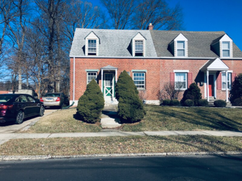 Primary Photo - 708 Parklane Rd