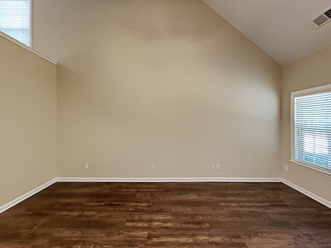 Building Photo - 271 Harmony Lake Drive