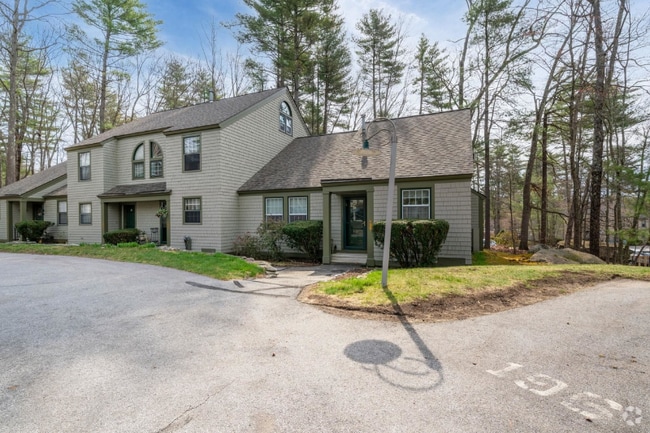 Building Photo - 1465 Hooksett Rd