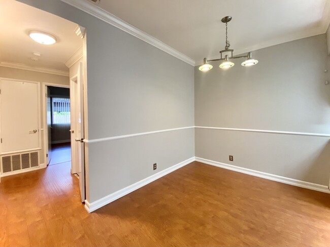 Foto del edificio - Adorable 2-Bedroom Condo in Newark!