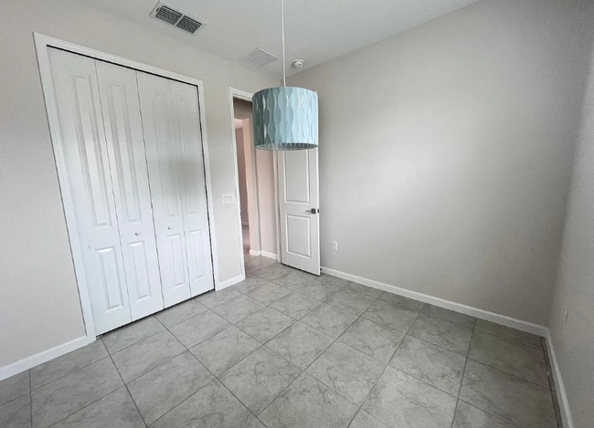 Building Photo - 10208 Spring Lake Dr
