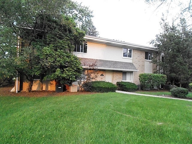 Building Photo - 1760 Robin Cir