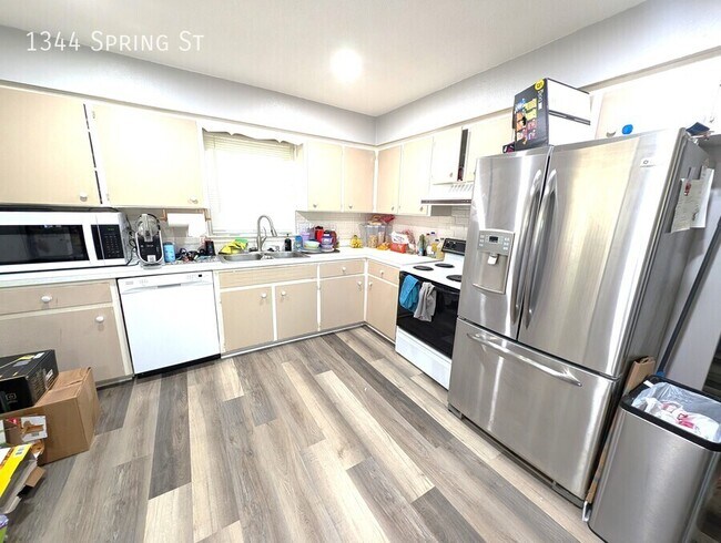 Foto del edificio - 1344 Spring St