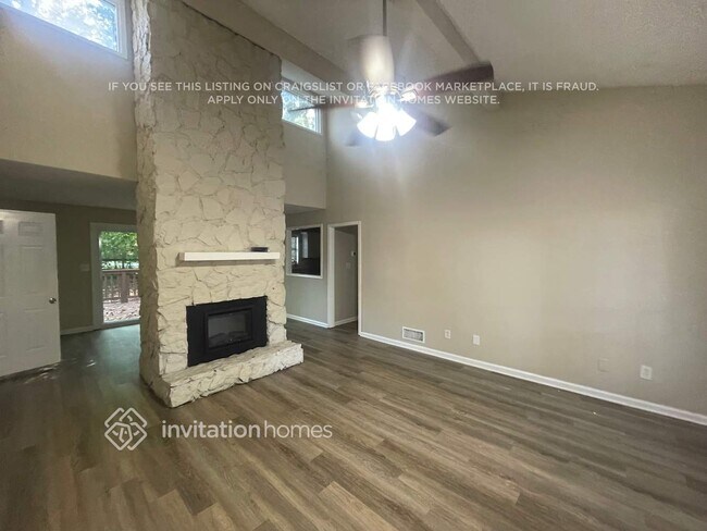 Foto del edificio - 62 Fairfax Ct