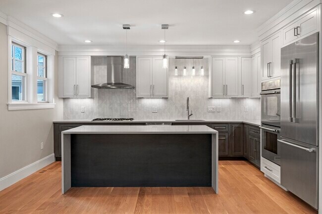 Building Photo - 799 Heath St