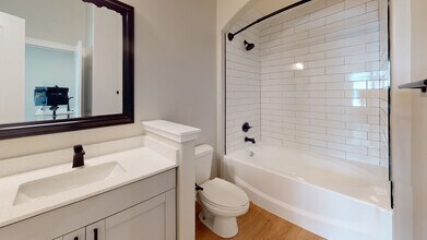 Interior Photo - Towson Promenade