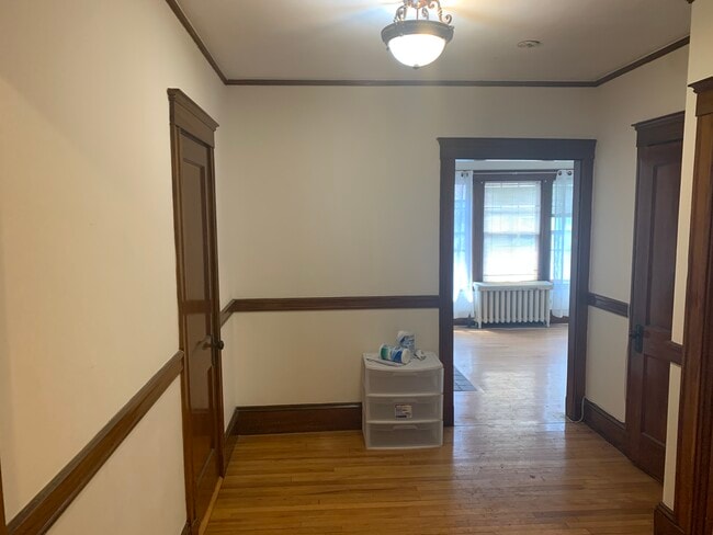 Building Photo - 11 Story St