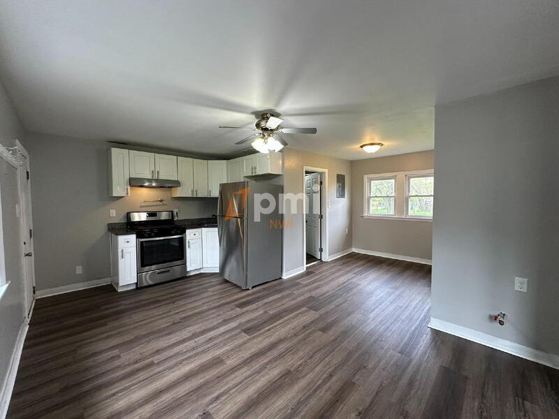 Primary Photo - 5030 W Ridge Rd