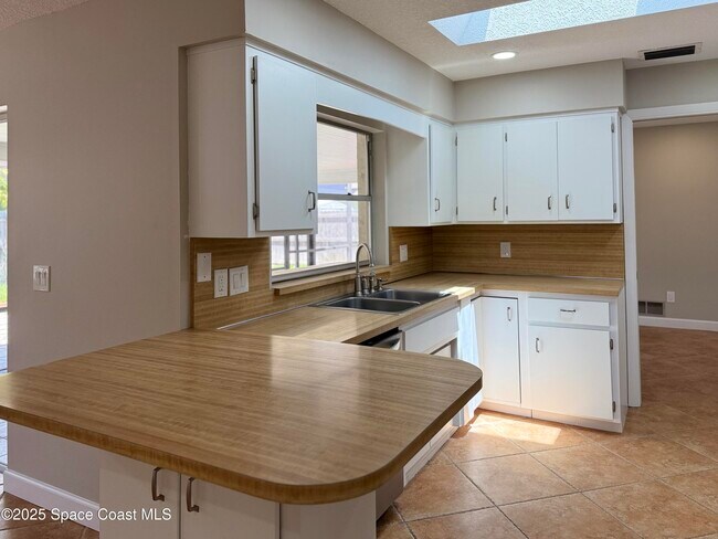 Foto del edificio - 213 Harbour Dr W