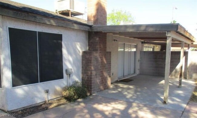 Building Photo - 6695 Flora Dr