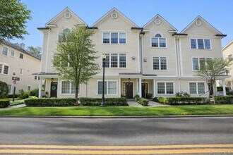 Building Photo - 11 Station Pl